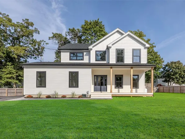 17 Monroe Street, Rocky Point, NY 11778