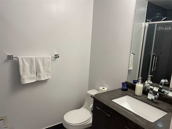 4th image of 9471 Yonge St #710