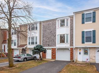 2093 Kettering Rd #2093, Hoffman Estates, IL 60169