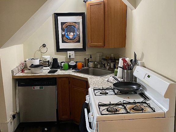 3rd image of 160 N Washington St APT 3