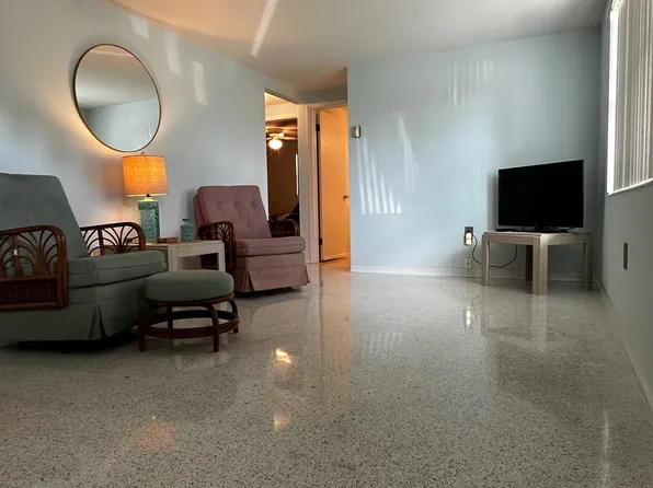 2105 Dixie Garden Loop, Holiday, FL 34690