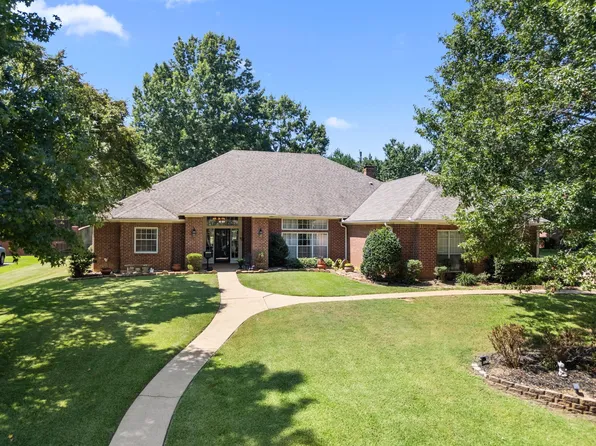 107 Oak Isle Dr, Longview, TX 75605