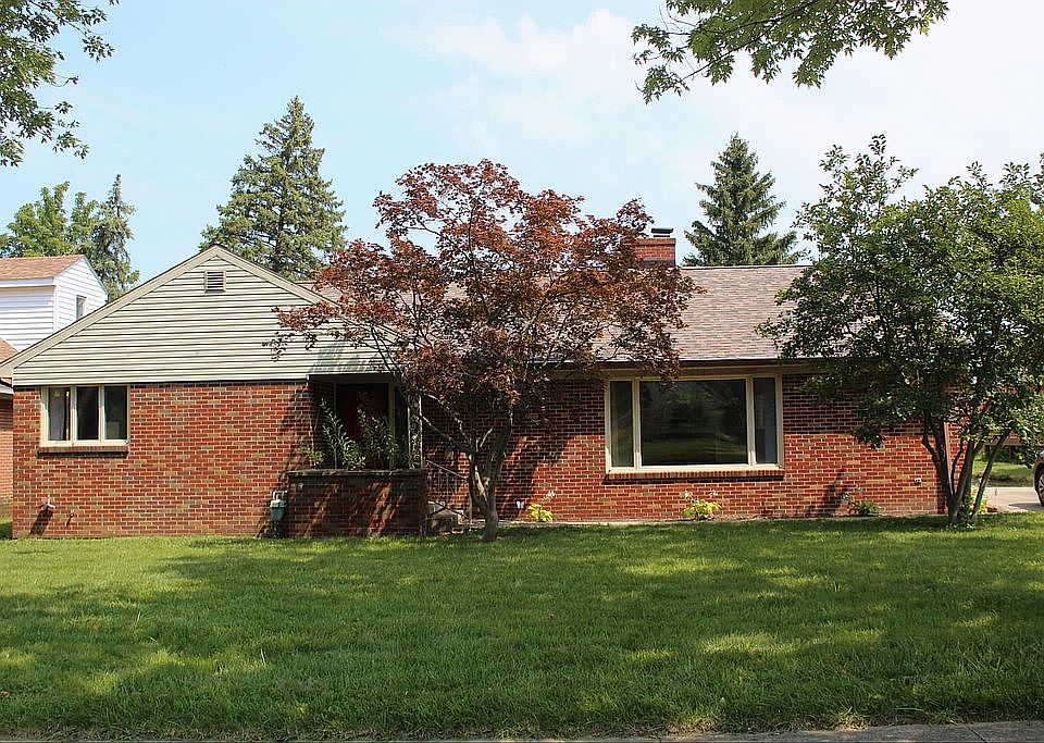 1st image of 126 W Hobart Ave