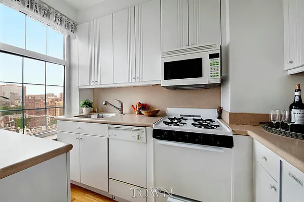 Sold by Town Residential | media 8