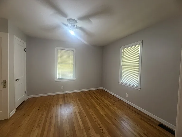 515 W Southside Blvd — Photo 18