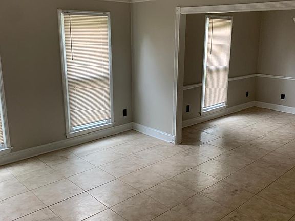 5th image of 2268 Easton Dr
