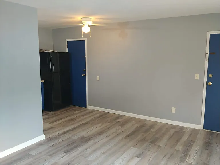 210 E Mulberry St #8 — Photo 3
