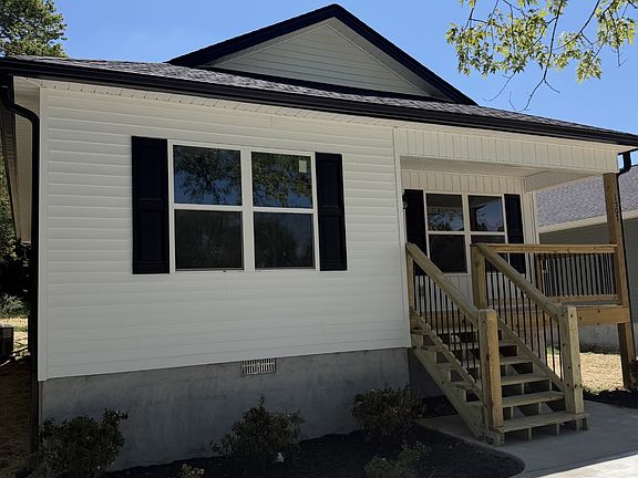 2nd image of 1507 Elrod St SE
