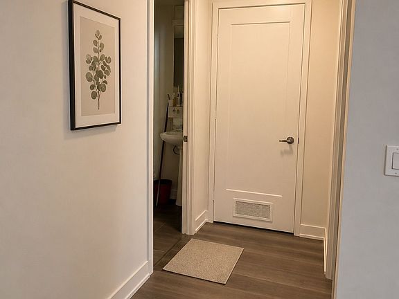 2nd image of 135 Lower Sherbourne St #678
