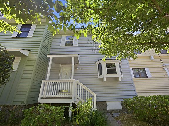 3rd image of 5749 Three Oaks Dr