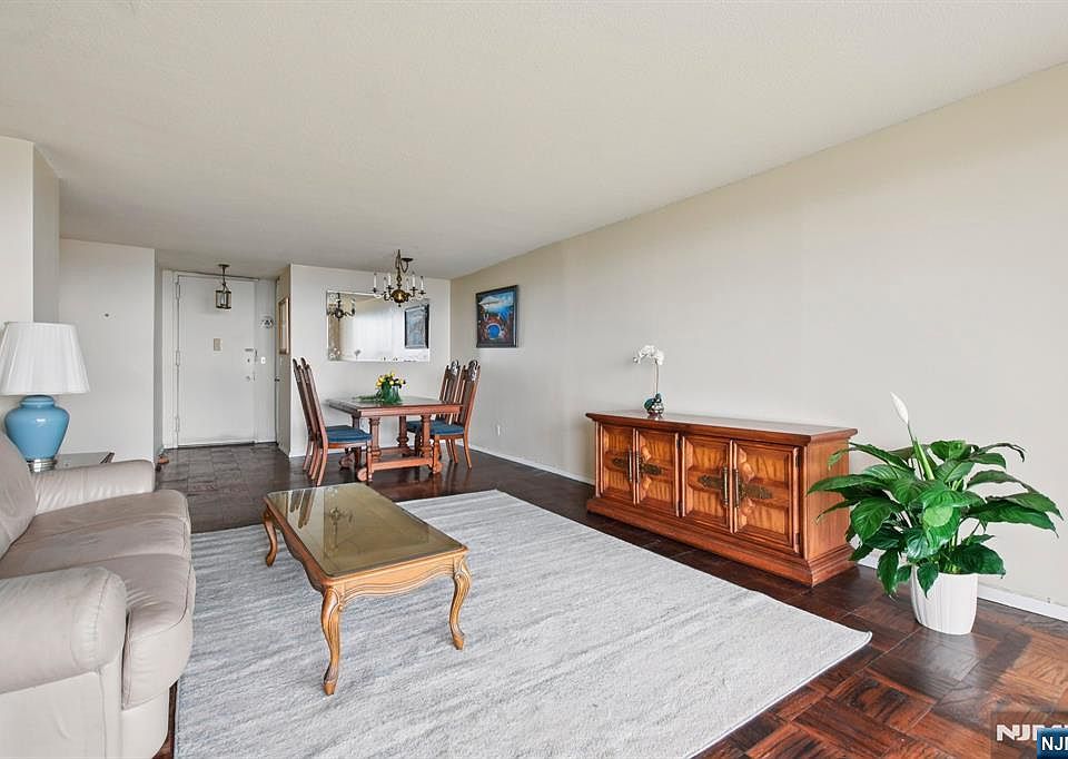 1st image of 555 North Ave APT 25K