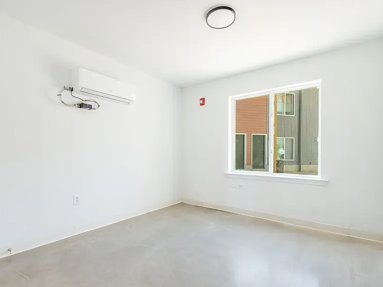 3003 Glenwood — Photo 134
