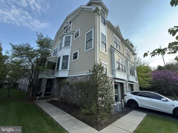 211 Holland Ave, Ardmore, PA 19003