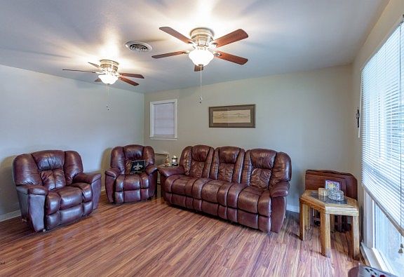 4th image of 231 Johnnie Dr