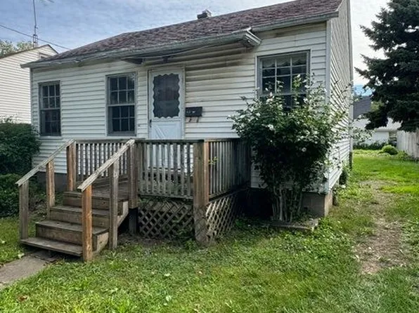 62 Shakespeare Ave, Saint Catharines, ON L2R 6M9