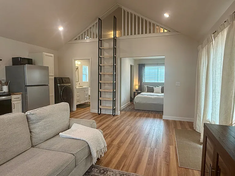 2515 N Nevada Ave #B — Photo 2
