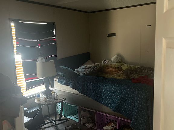 3rd image of 16 Forest Dr