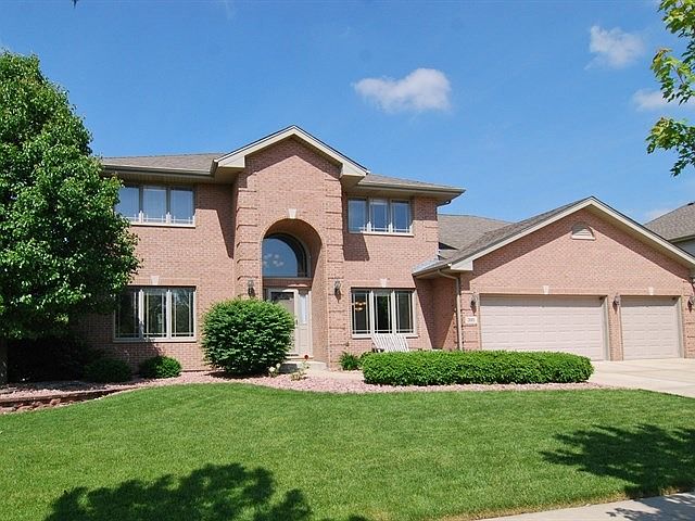 1st image of 395 Monterey Dr