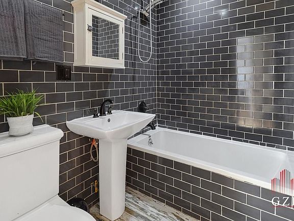 3rd image of 737 Meeker Ave #2