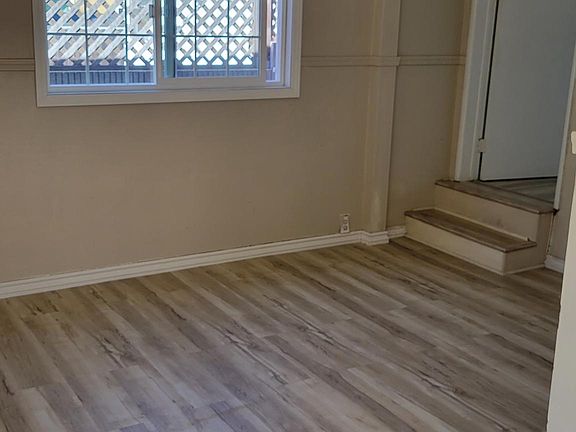 4th image of 2427 Andreo Ave