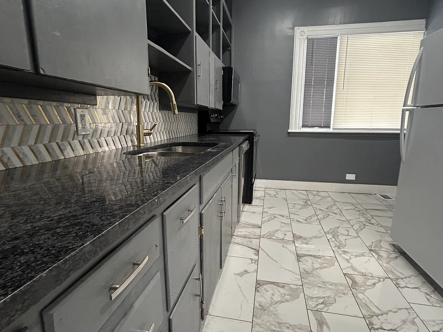 2 bed, 1100 sqft, $1,500 — Photo 2