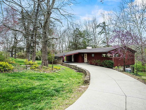 4th image of 137 Lakeshore Dr