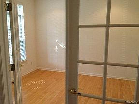 4th image of 7241 Gateway Dr #1