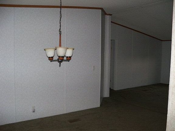 4th image of 314 Railroad St