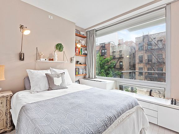 5th image of 425 E 13th St APT 4F