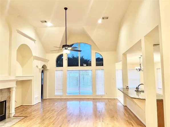 17707 Cypress Laurel St, Houston, TX 77095