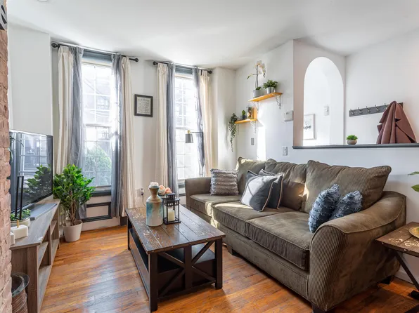 148 5 Union Street image 1 of 30