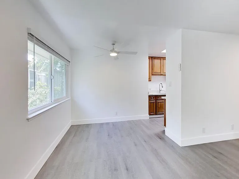 319 Poplar Ave #5 — Photo 3