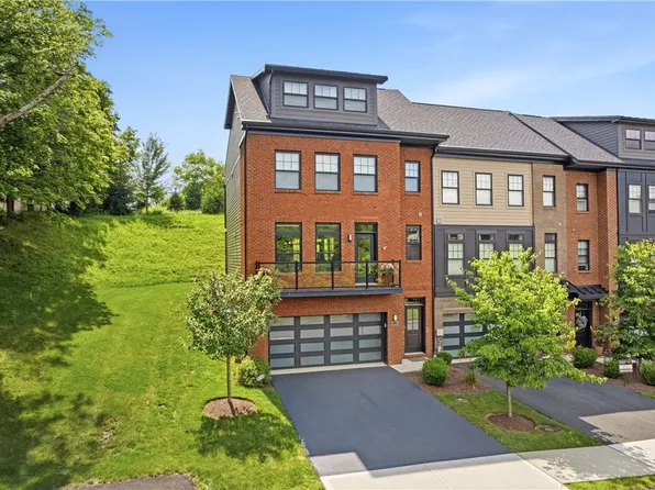 210 Kousa Ln, Venetia, PA 15367