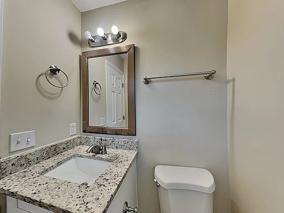3rd image of 2842 Buena Vista Pike