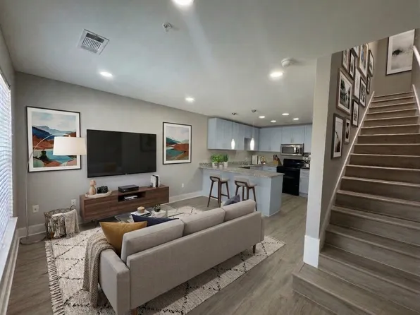 711 1/2 W 32nd St, Austin, TX 78705