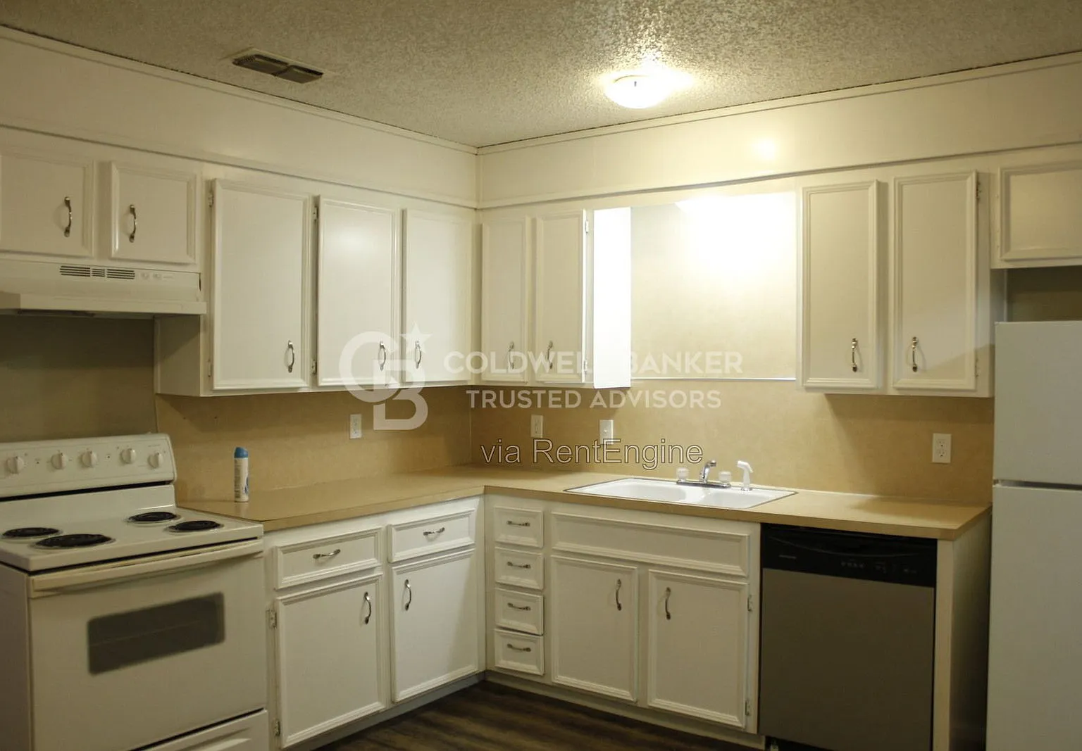 2 bed, 1.5 bath, 1044 sqft, $925 — Photo 3