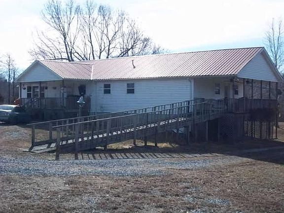 Home for Sale in Vanleer, Tennessee $140,000