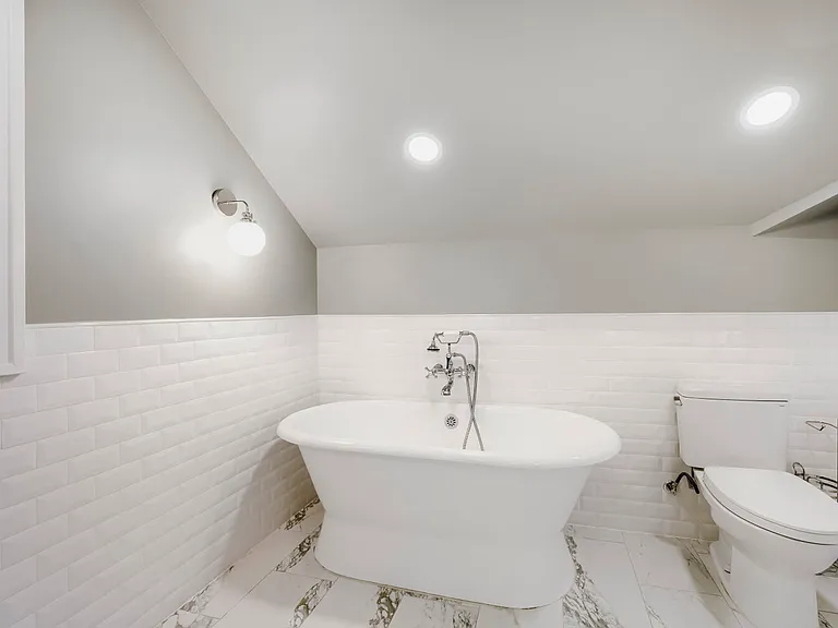 2724 W Blaine St — Photo 17