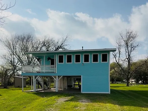 9607 Ocean Dr, Beach City, TX 77523