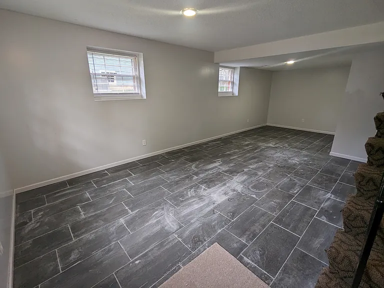 1005-1007 NW Range St — Photo 2