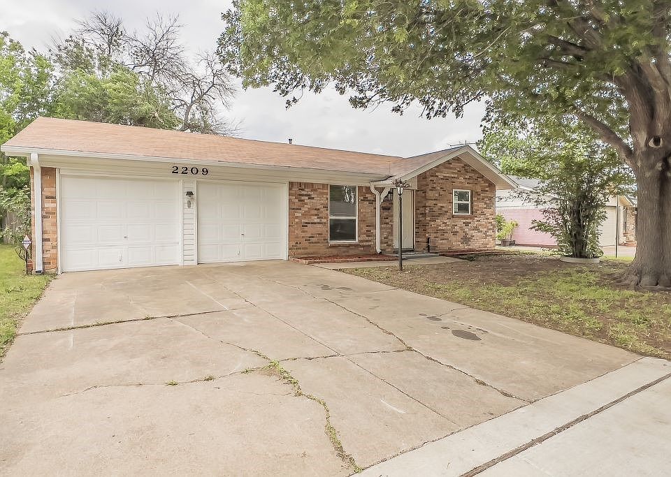 1st image of 2209 Miriam Ln
