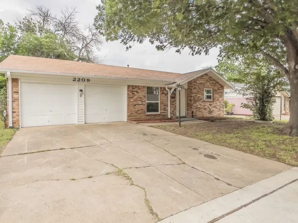2209 Miriam Ln, Arlington, TX 76010