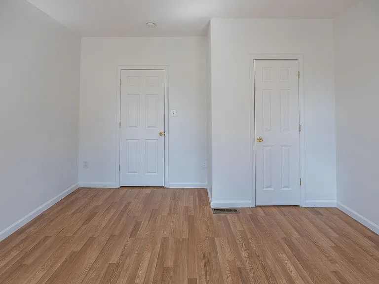 17 E Ashmead St — Photo 6