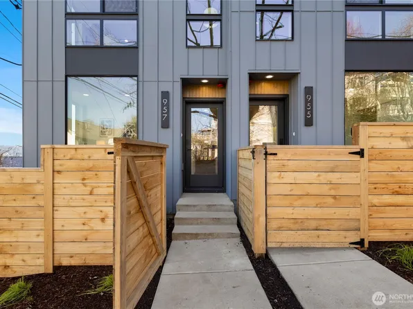 957 N 35th Street, Seattle, WA 98103