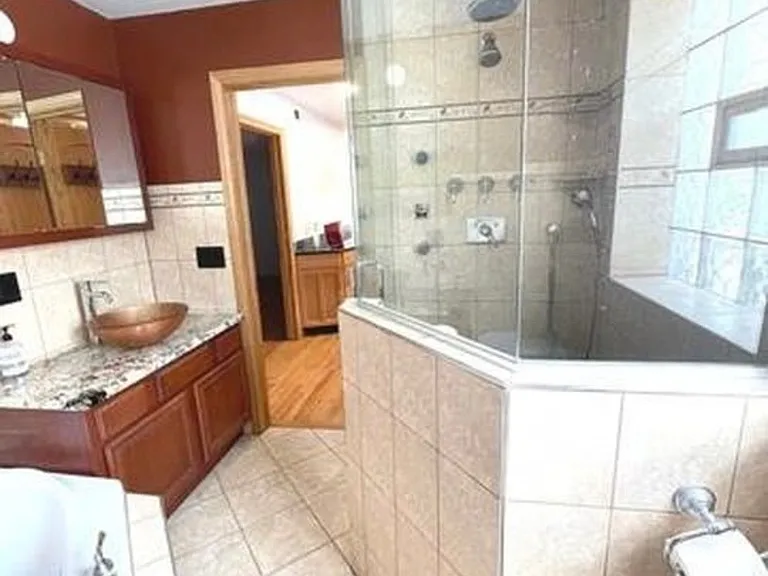 6213 N Milwaukee Ave #2 — Photo 9