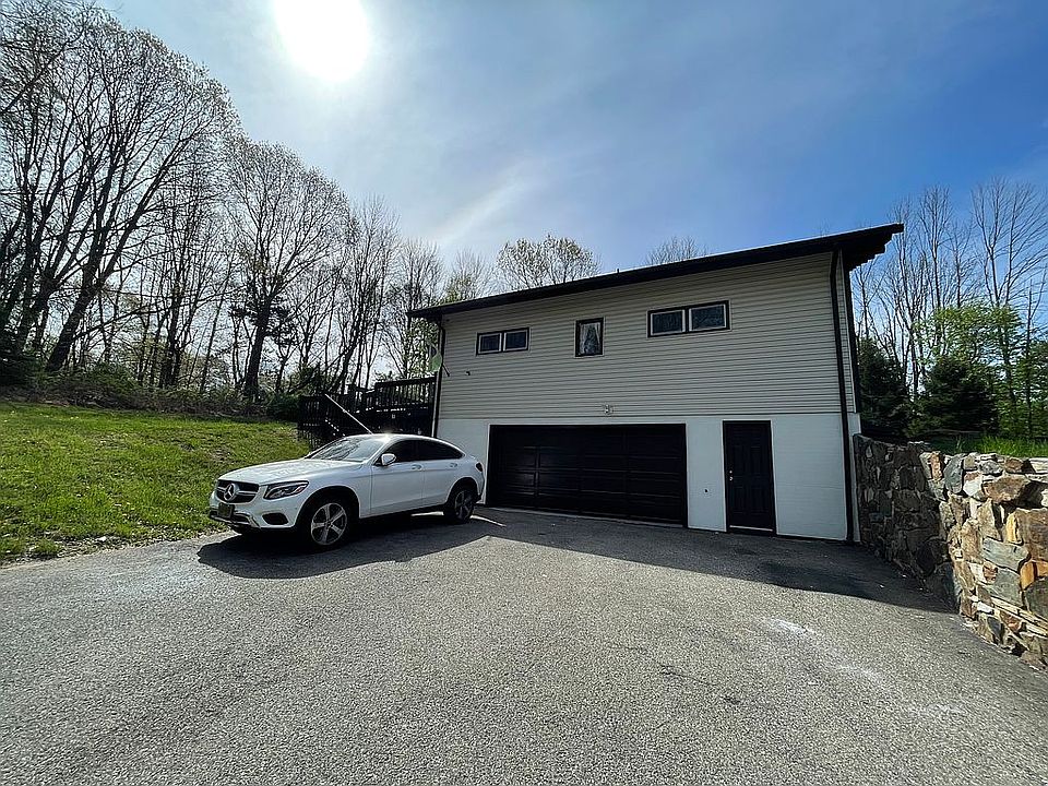 2nd image of 626 Brass Castle Rd