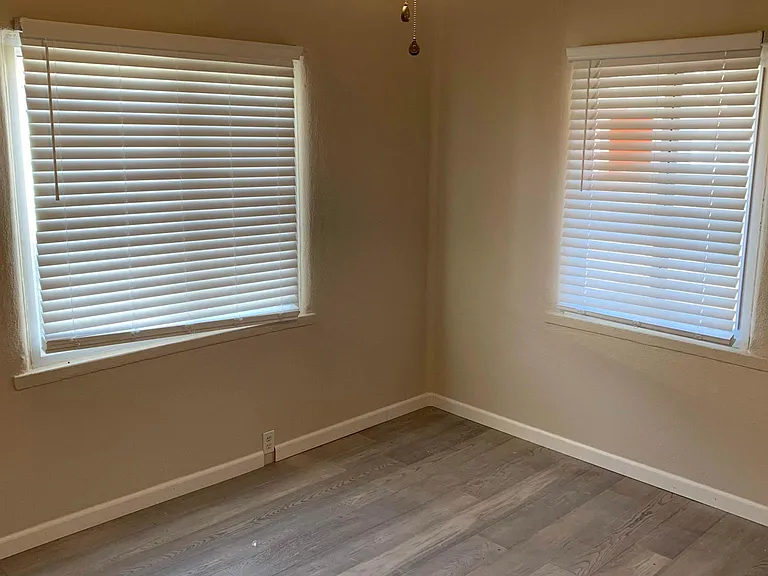 708 Brown Ave — Photo 11
