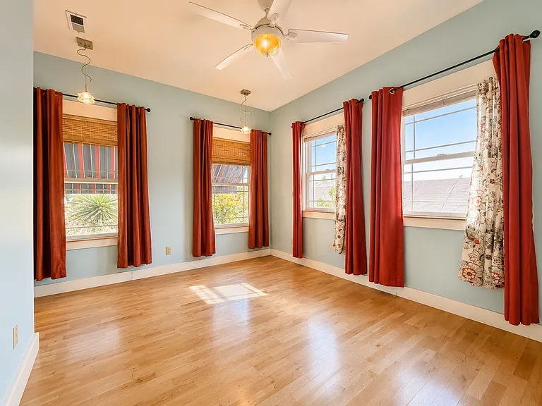 126 Center St — Photo 14