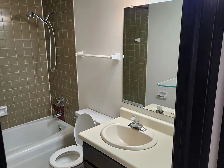 670 E Lincoln Ave — Photo 12