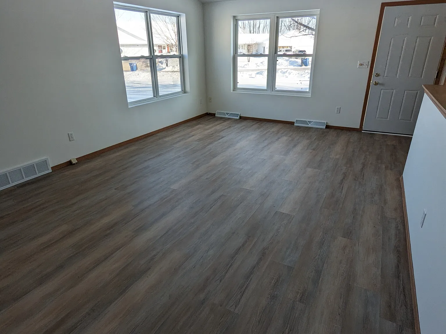 3 Bed 2 Bath Suamico Duplex Near Elementary School — Photo 3